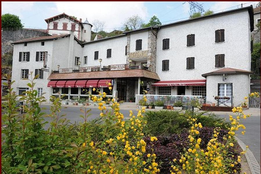 Hôtel Restaurant Le Pain de Sucre Monistrol-dʼAllier Exterior foto